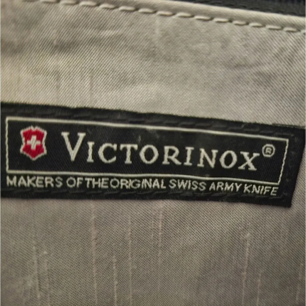 Victorinox‎ Burgundy business shoulder bag